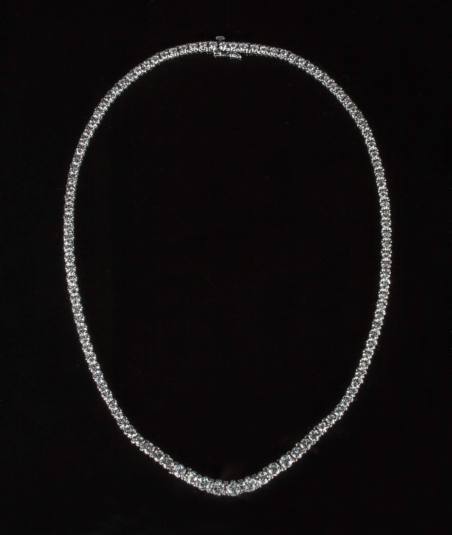 18K White Gold & Diamond Necklace | Cottone Auctions