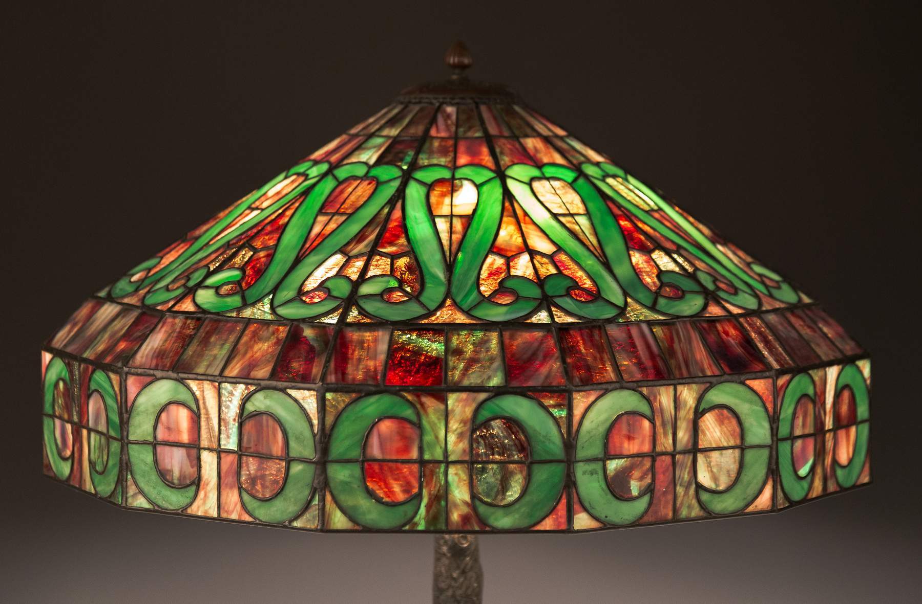 Leaded Glass Lamp with Stylized Design | Cottone Auctions