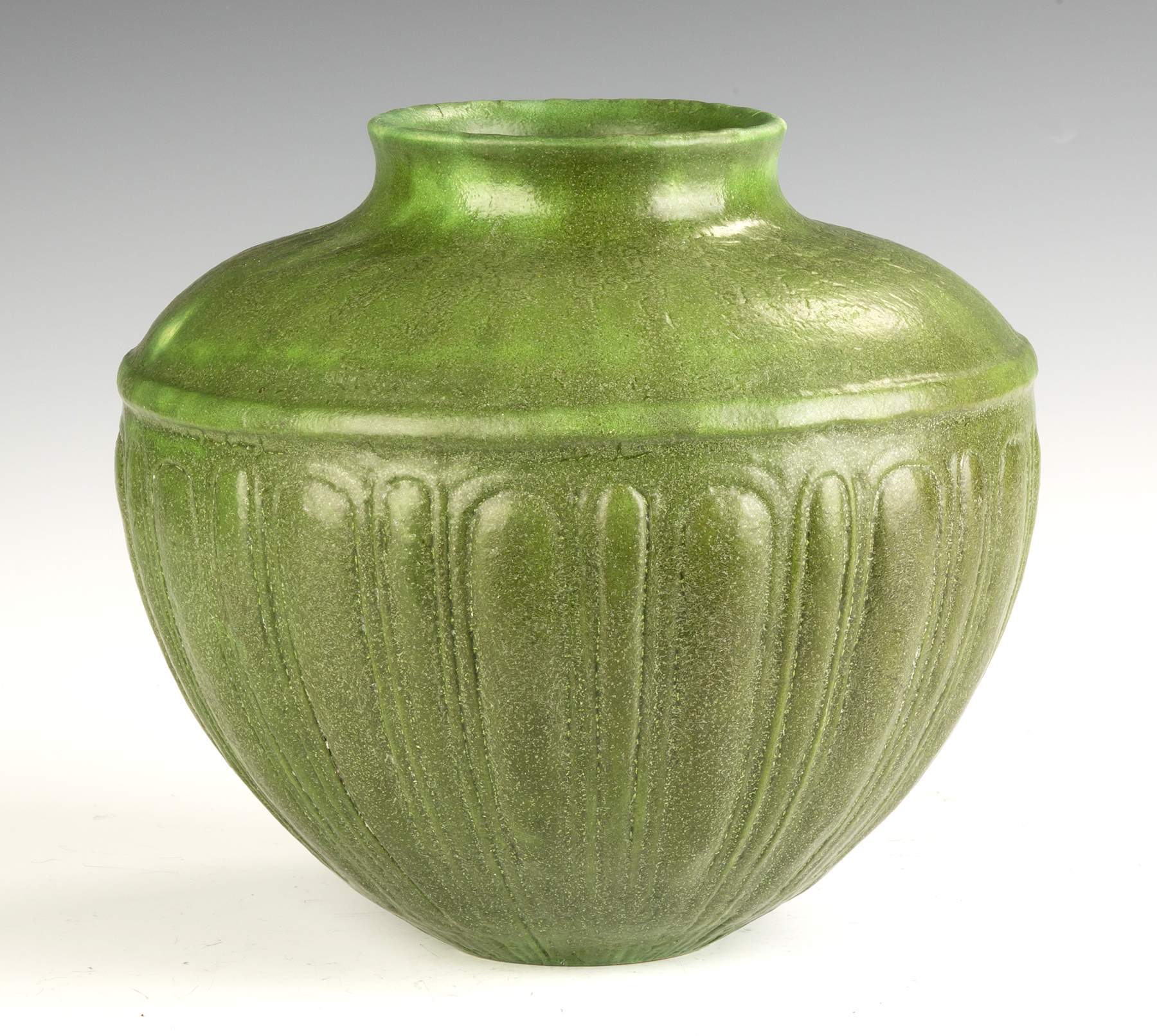 Grueby Pot with Relief Lobed Decoration | Cottone Auctions