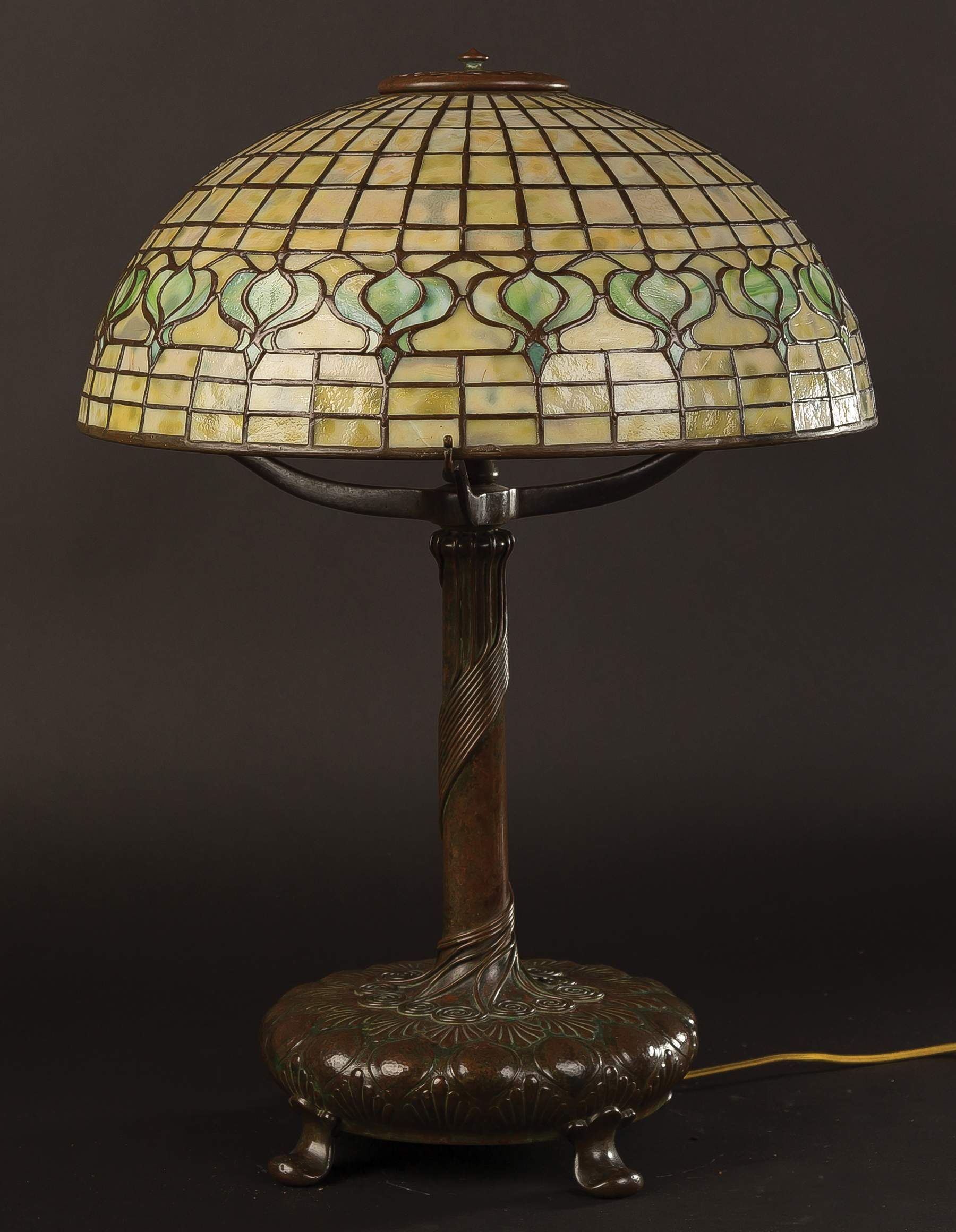 Tiffany Studios Pomegranate Table Lamp | Cottone Auctions