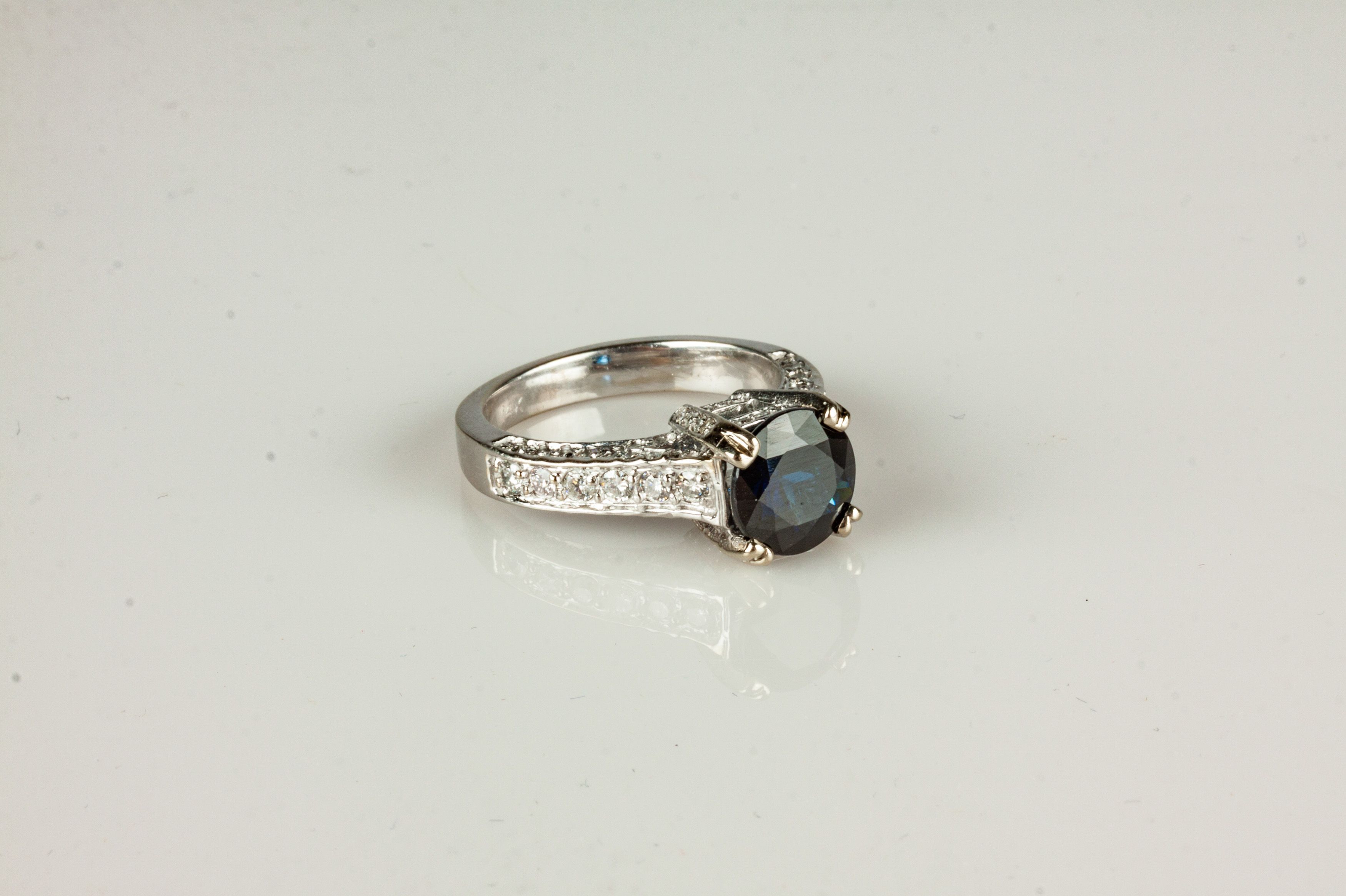 14K White Gold and Natural Blue Sapphire Ring | Cottone Auctions