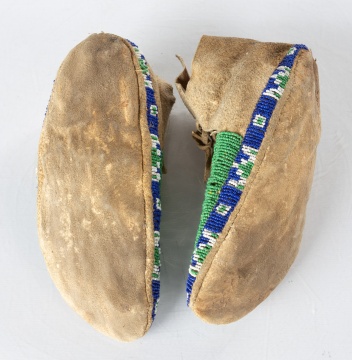 Central Plains Woman's Moccasins