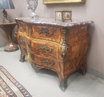 Louis XV Gilt Bronze Mounted Kingwood Bombe Commode