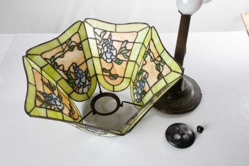 Duffner & Kimberly Wisteria Leaded Glass Lamp