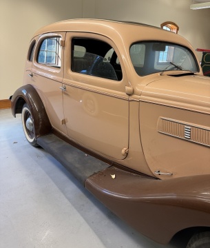 1937 REO Flying Cloud