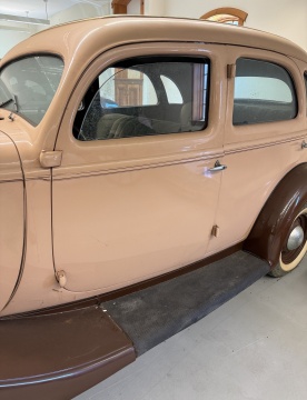 1937 REO Flying Cloud