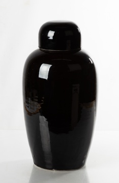 Famille Noir Temple Jar with Lid