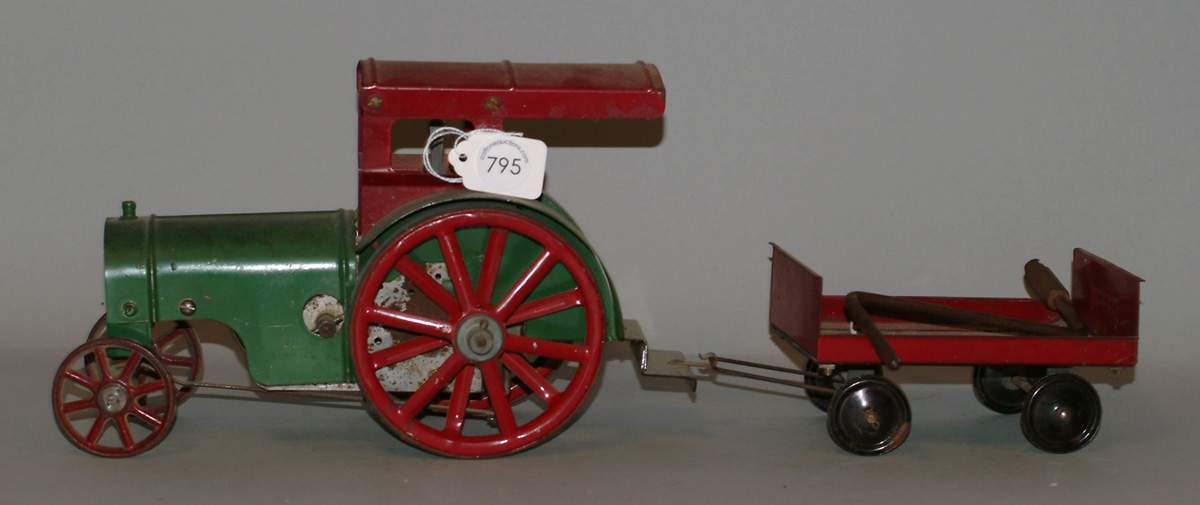 Structo Painted Tin Tractor | Cottone Auctions