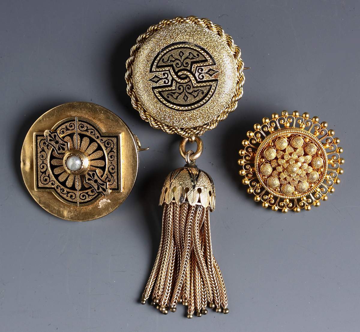 Three 18K Gold Brooches | Cottone Auctions