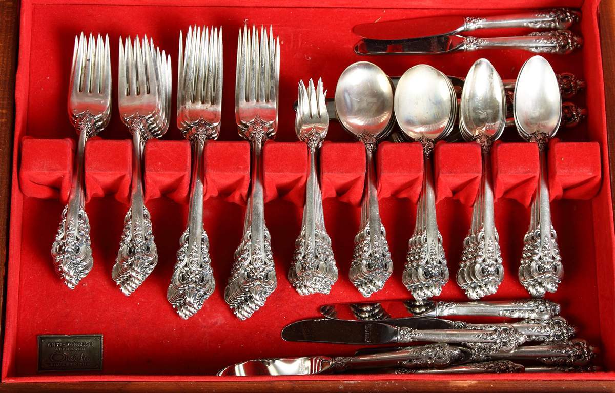 Grand baroque silver on sale flatware