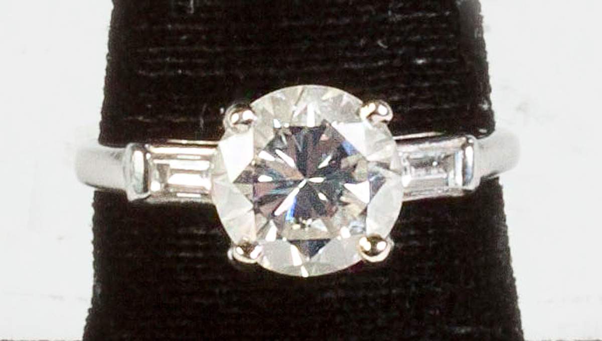 Platinum & Diamond Traditional Style Engagement Ring | Cottone Auctions